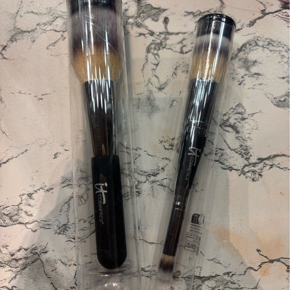 It cosmetics Brushes! - Picture 1 of 1